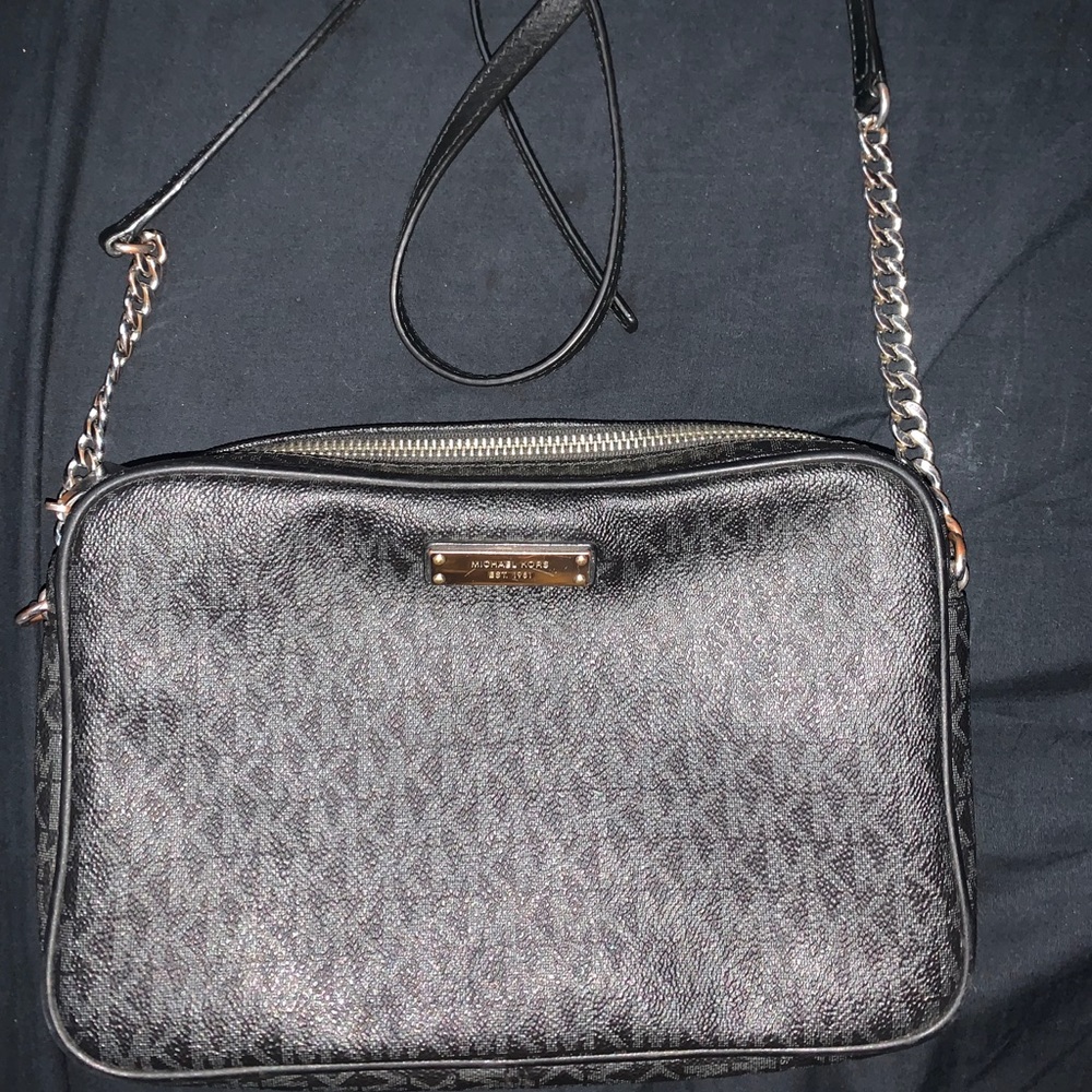 Michael kors crossbody bag